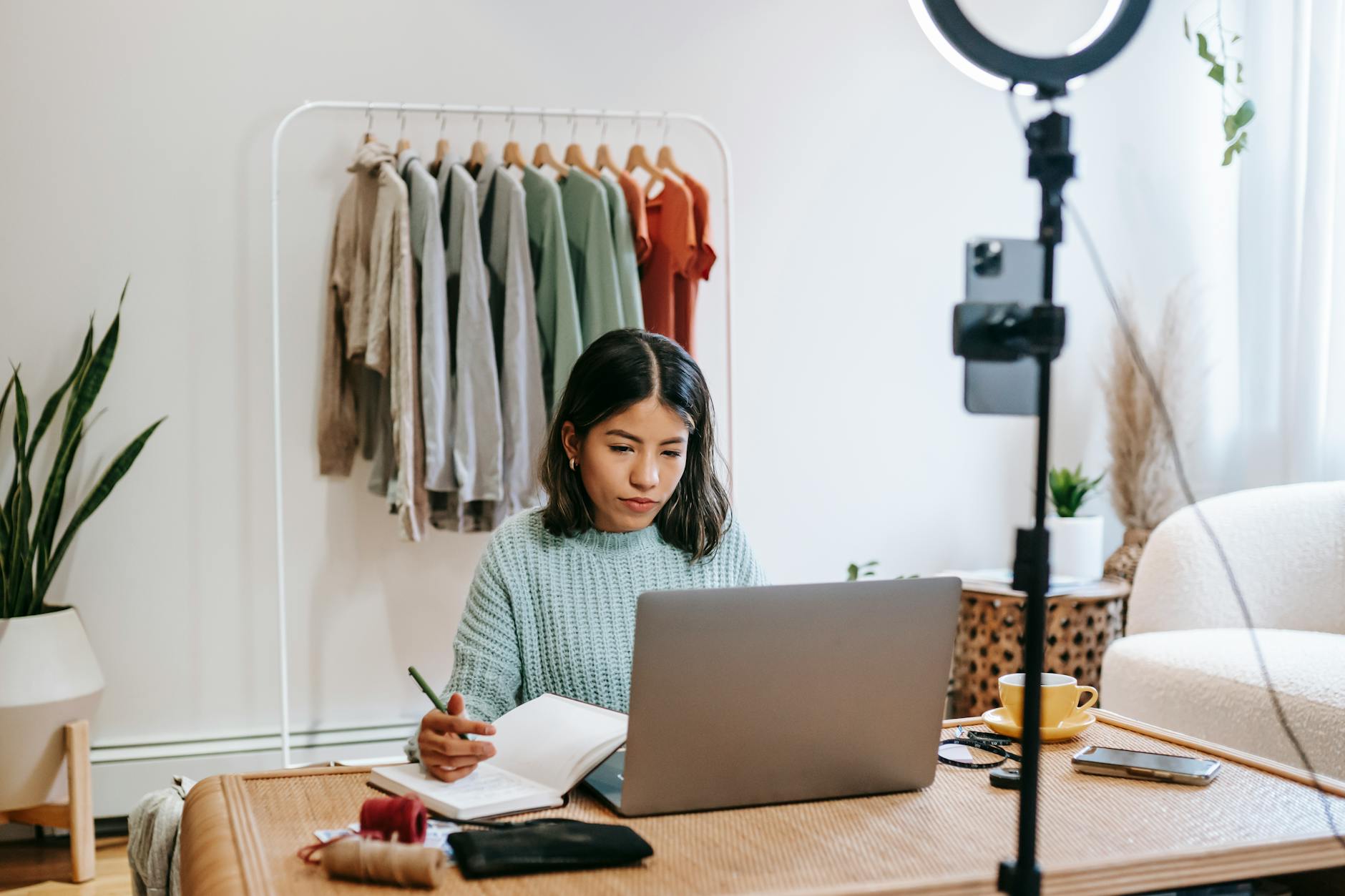 social media content manager